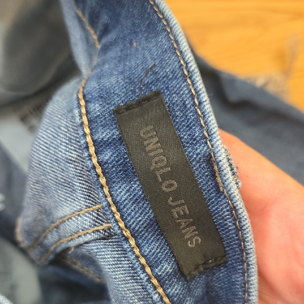 Uniqlo Women's Flare Wide Leg Jeans - Blue, 26, Frayed Hem, Distressed, GUC - Picture 6 of 7
